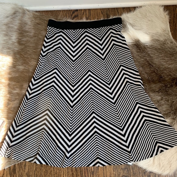 Grace Dresses & Skirts - GRACE KNIT SKIRT LIKE NEW